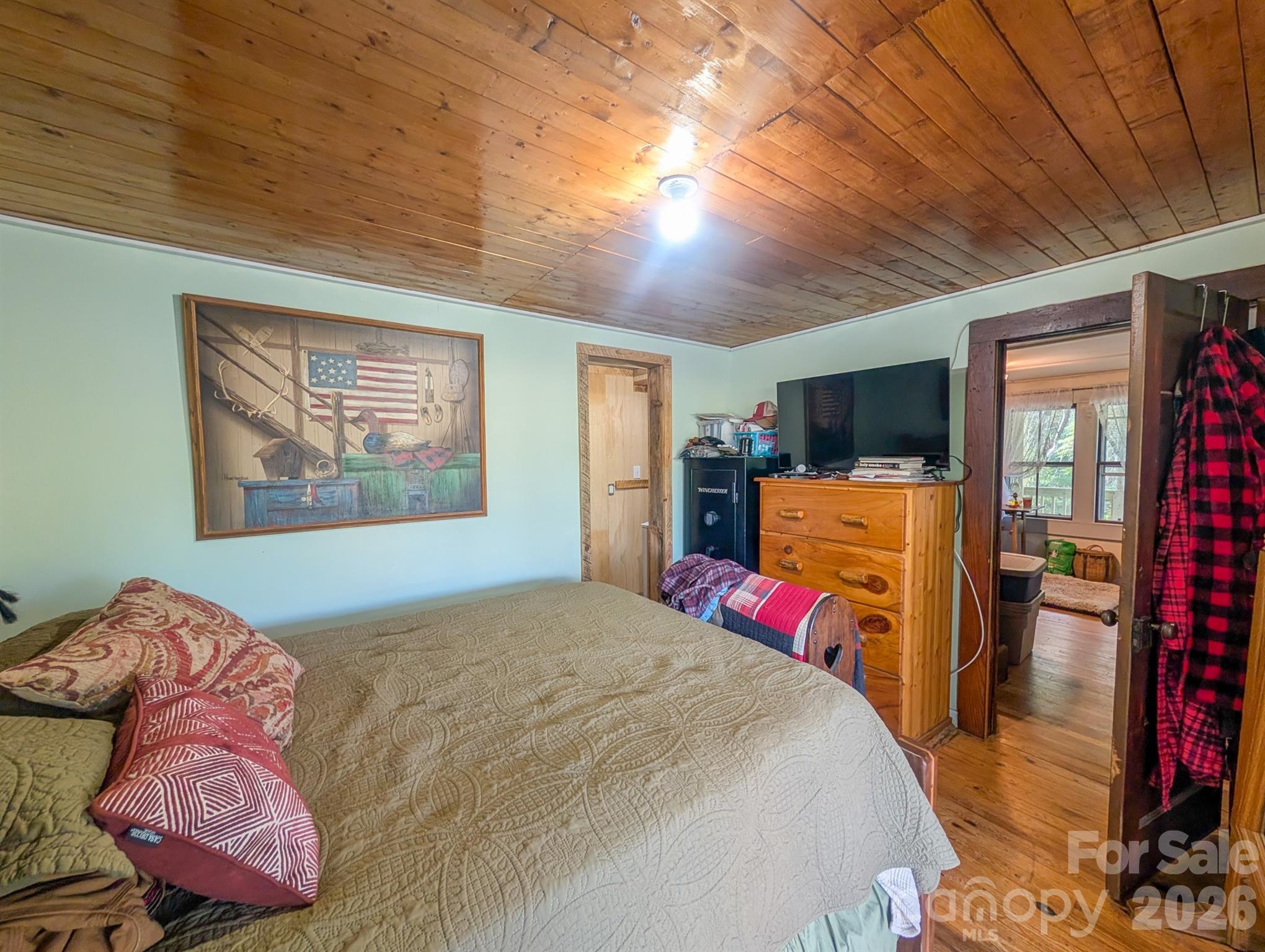 87 Henderson Lane Burnsville NC 28714