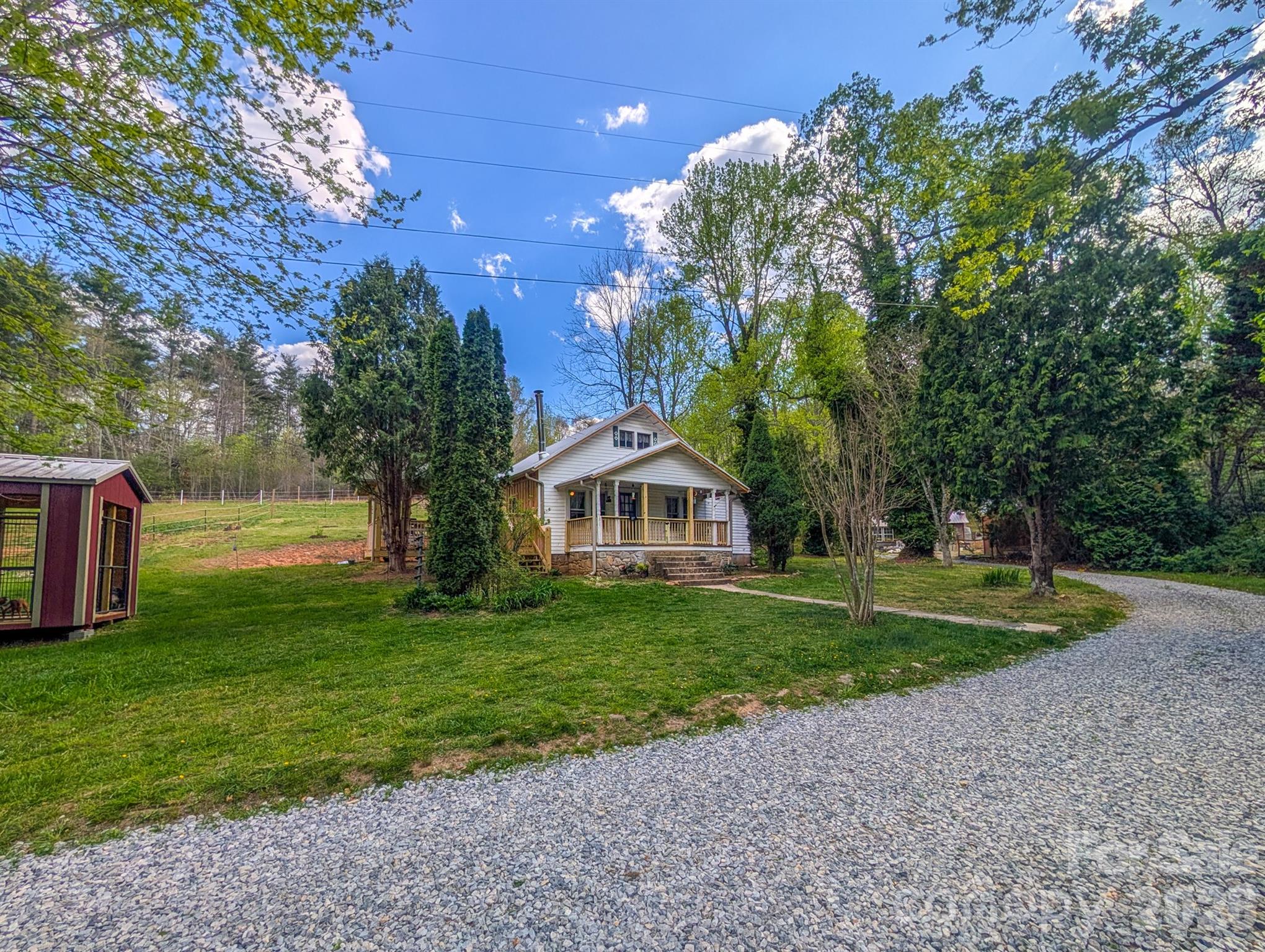 87 Henderson Lane Burnsville NC 28714