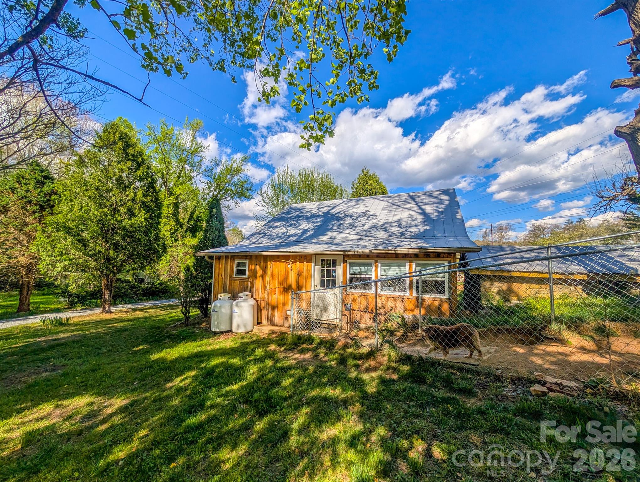 87 Henderson Lane Burnsville NC 28714
