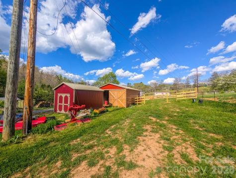 87 Henderson Lane Burnsville NC 28714