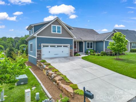 27 Spelter Street Hendersonville NC 28792