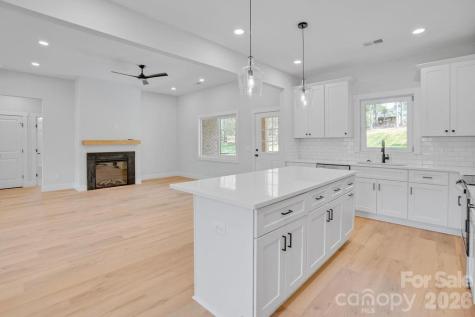 145 Creekwood Drive Dallas NC 28034