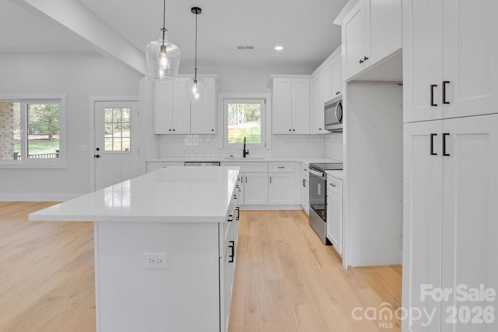145 Creekwood Drive Dallas NC 28034