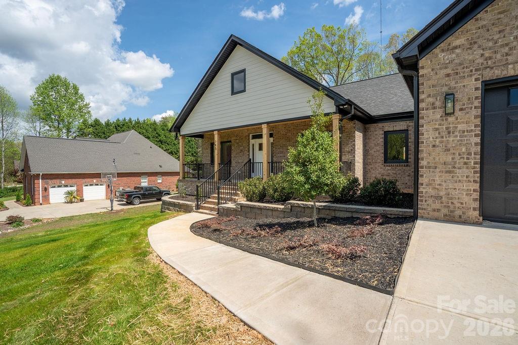 145 Creekwood Drive Dallas NC 28034