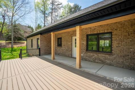 145 Creekwood Drive Dallas NC 28034