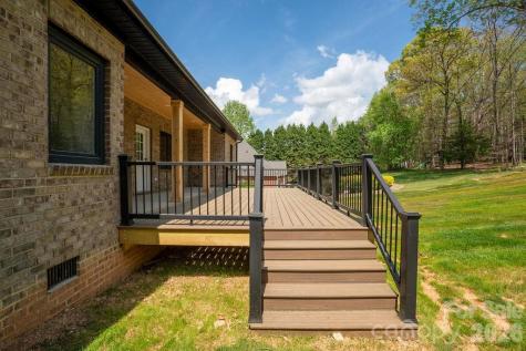 145 Creekwood Drive Dallas NC 28034