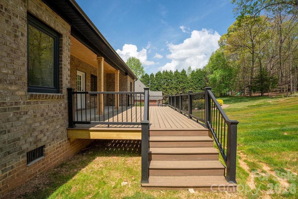 145 Creekwood Drive Dallas NC 28034