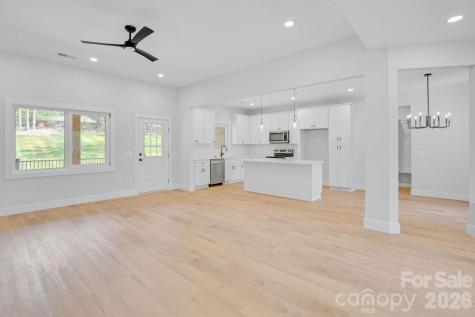 145 Creekwood Drive Dallas NC 28034