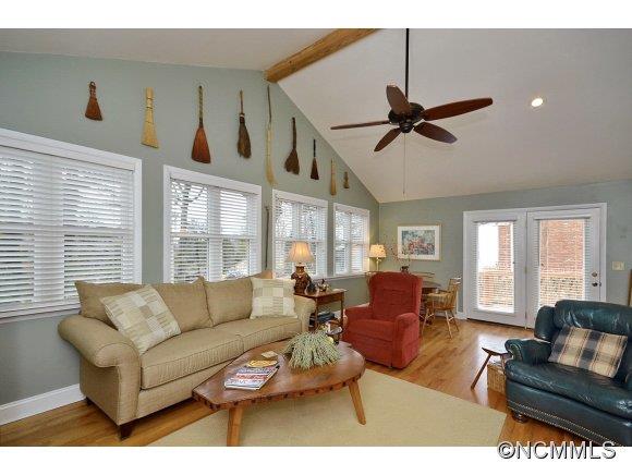 9 Woodcrest Road Asheville NC 28804