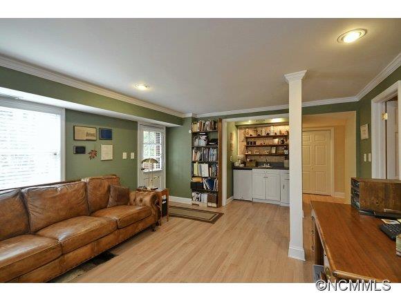 9 Woodcrest Road Asheville NC 28804