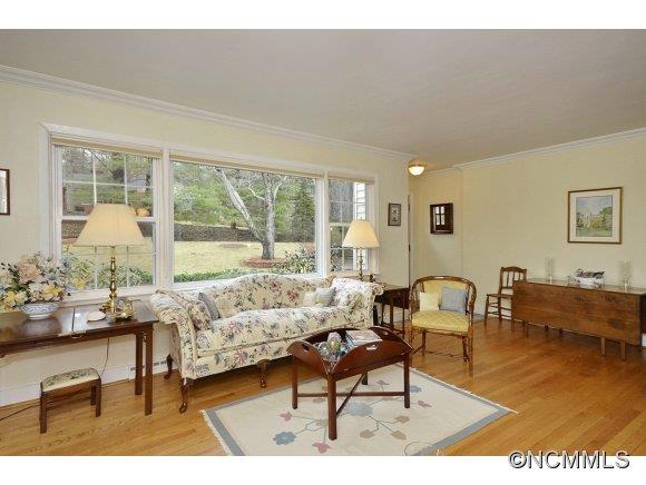9 Woodcrest Road Asheville NC 28804