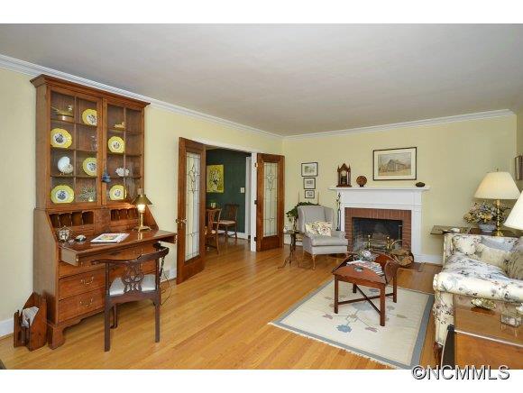 9 Woodcrest Road Asheville NC 28804