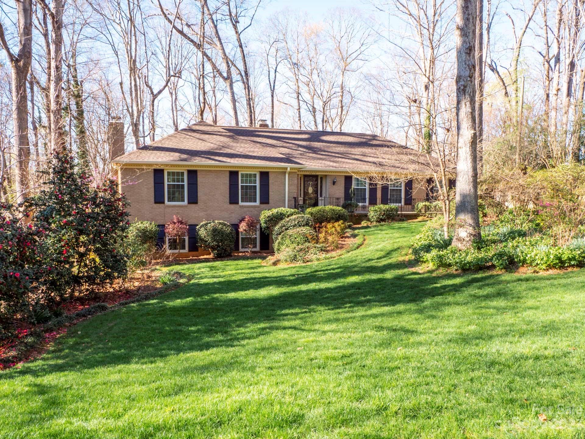 4015 Oldfield Road Charlotte NC 28226