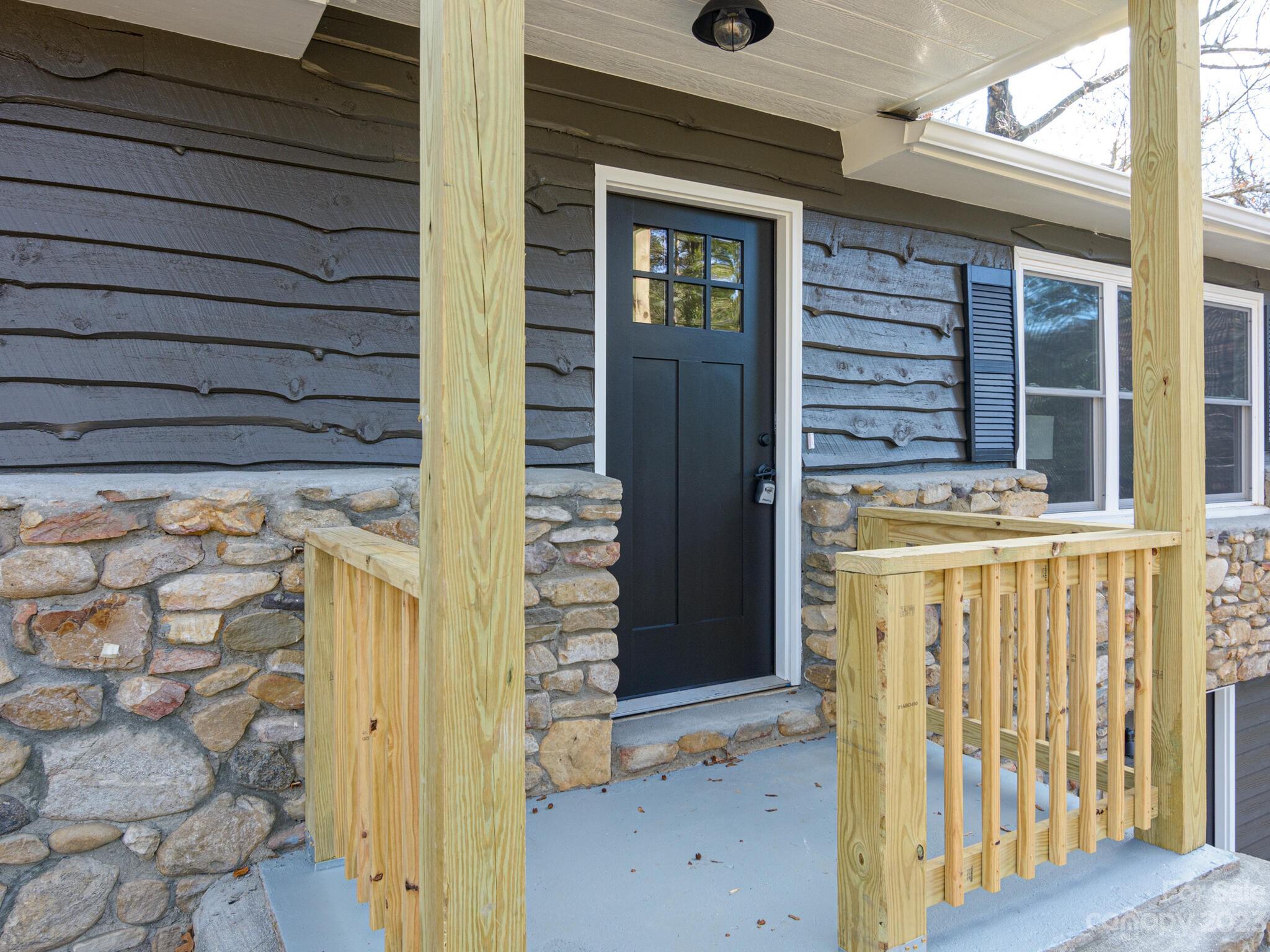 11 Upland Road Asheville NC 28804