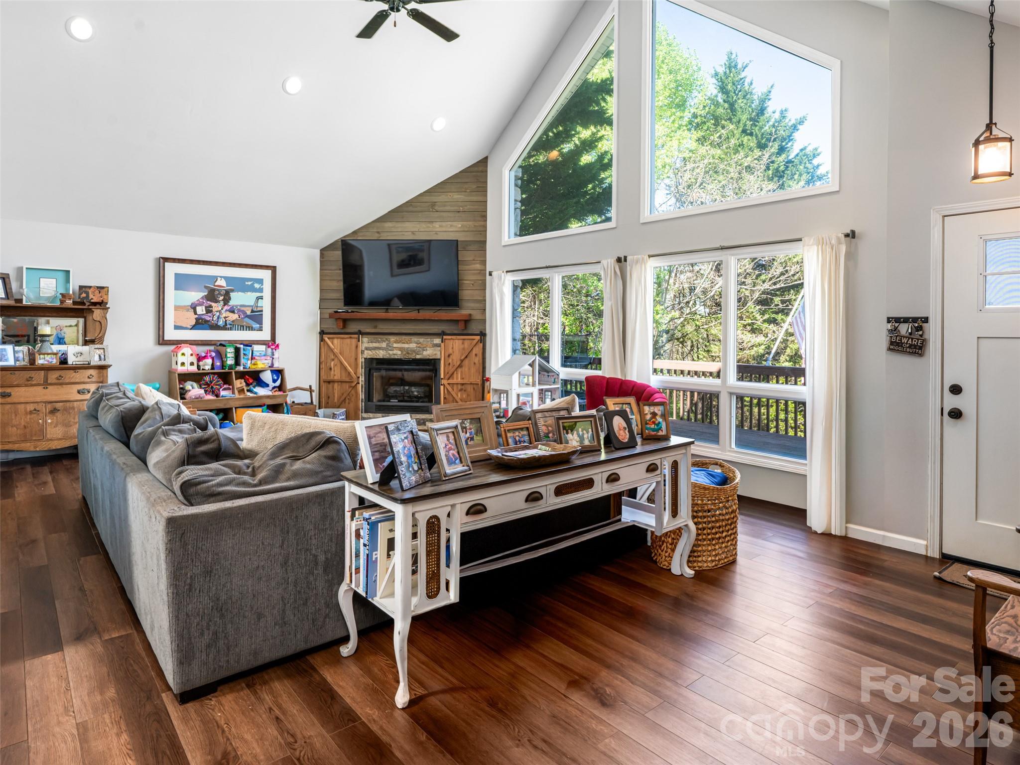 15 Tiffany Lane Asheville NC 28804
