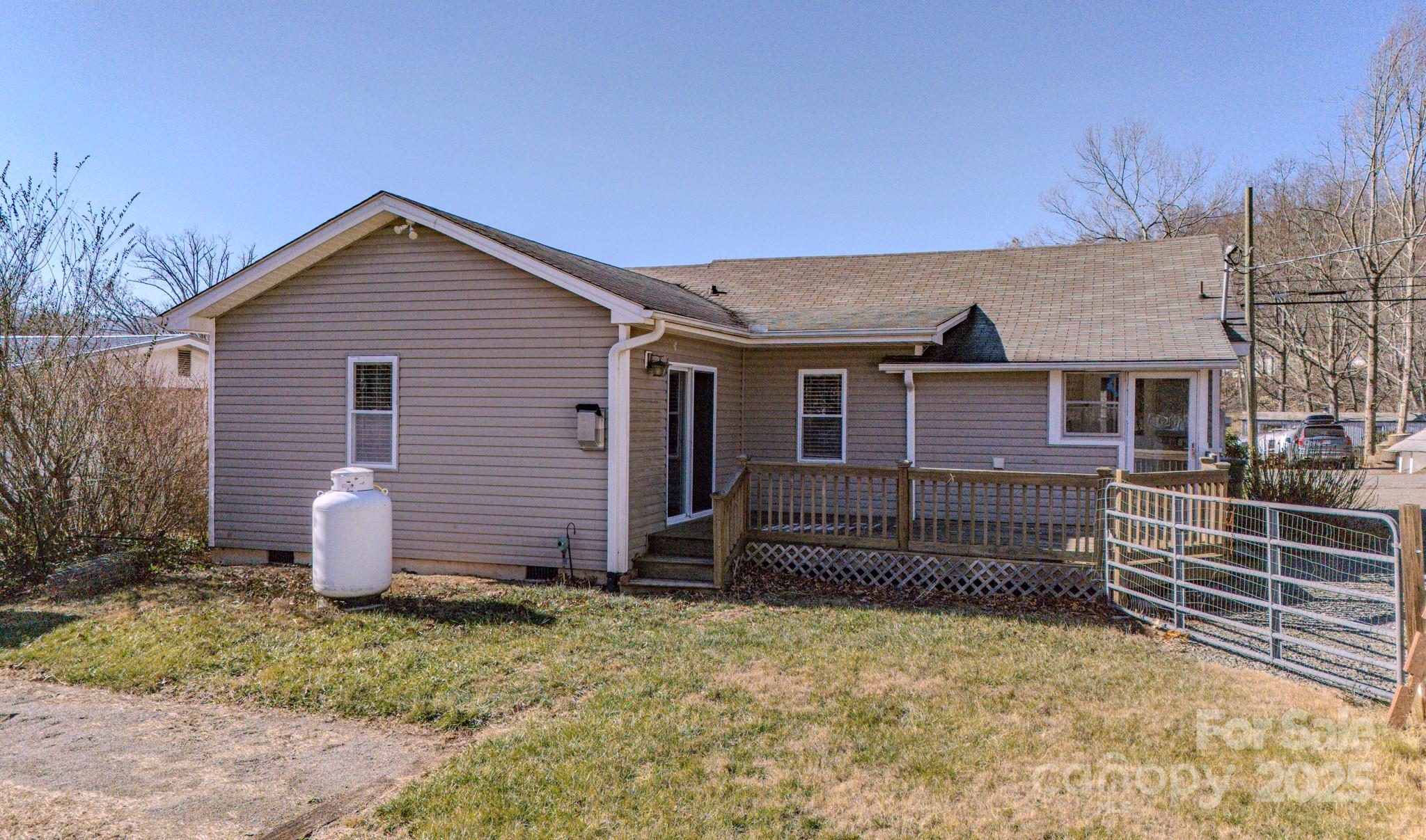 302 Wilson Avenue Swannanoa NC 28778