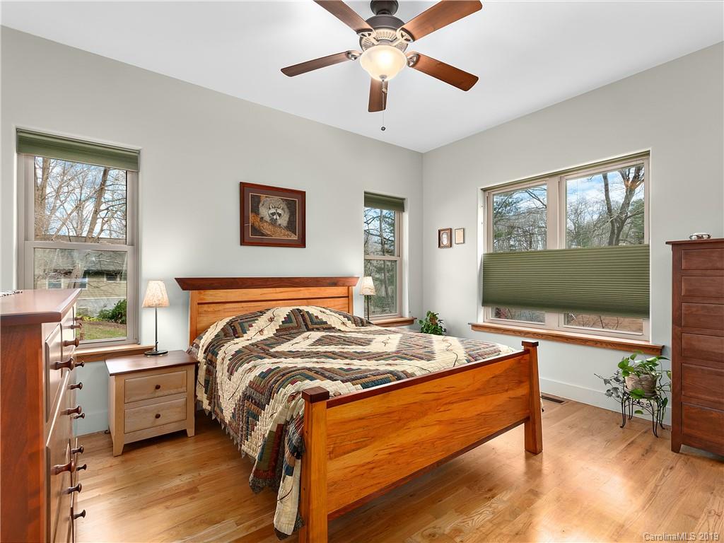 22 Hibriten Drive Asheville NC 28801