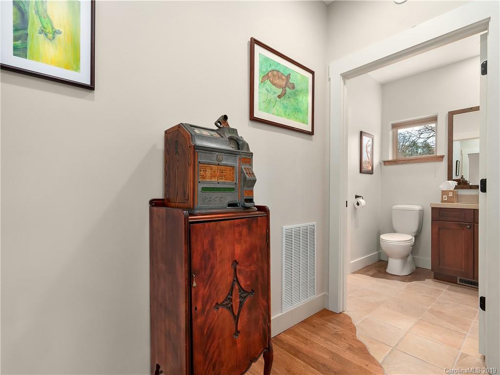 22 Hibriten Drive Asheville NC 28801
