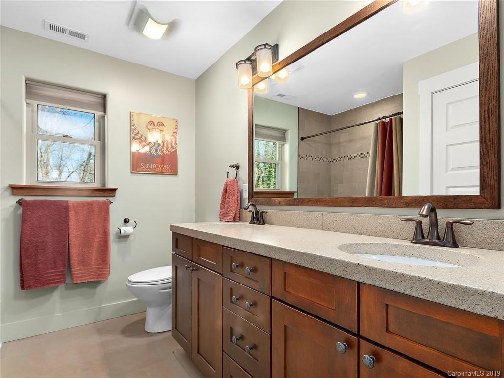 22 Hibriten Drive Asheville NC 28801