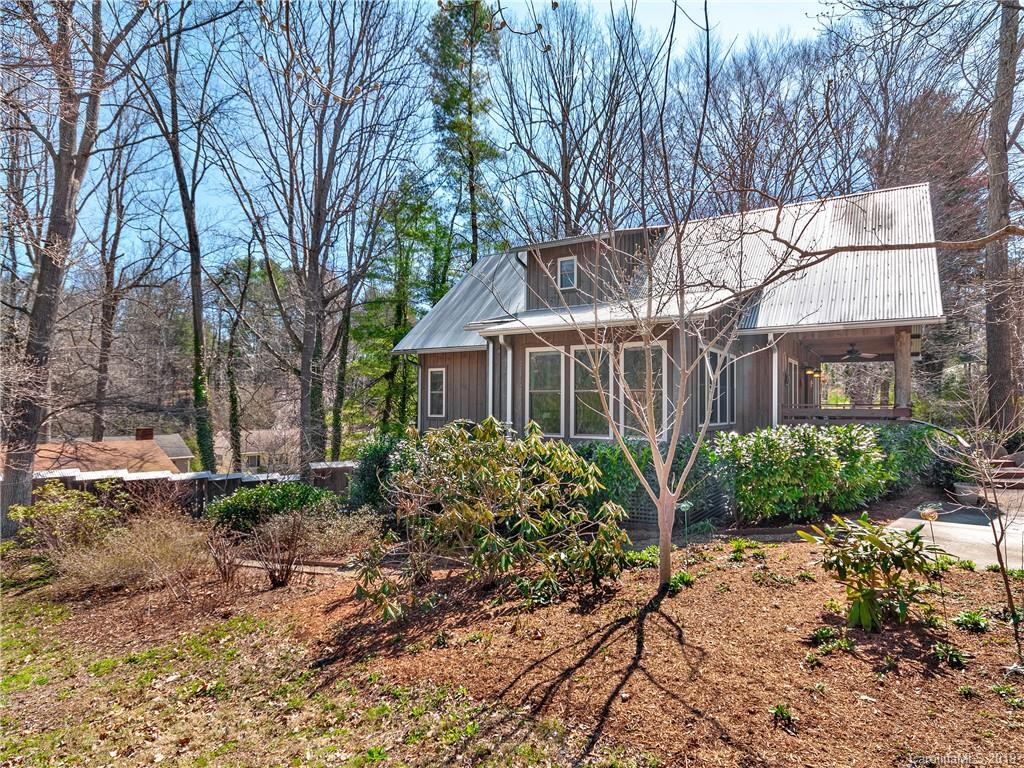 22 Hibriten Drive Asheville NC 28801