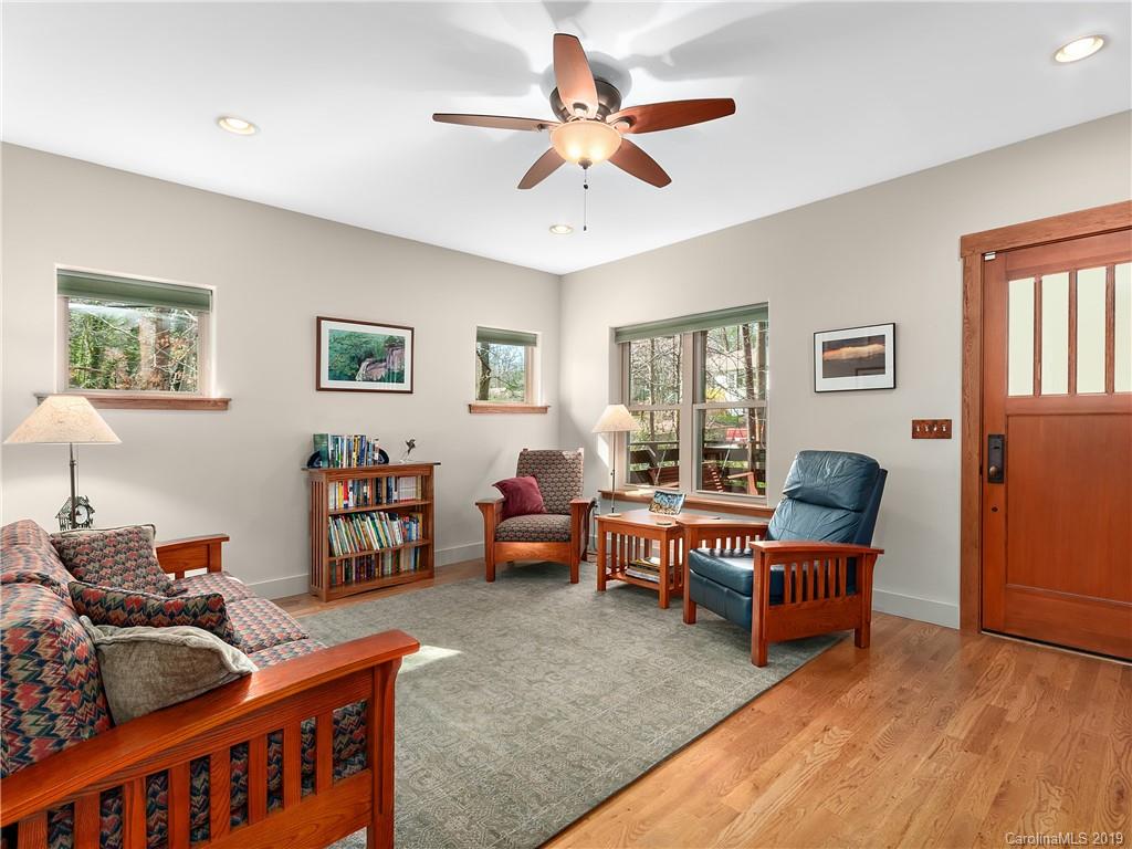 22 Hibriten Drive Asheville NC 28801