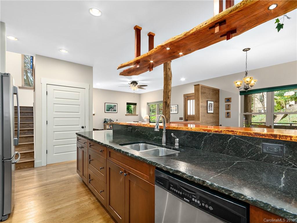 22 Hibriten Drive Asheville NC 28801