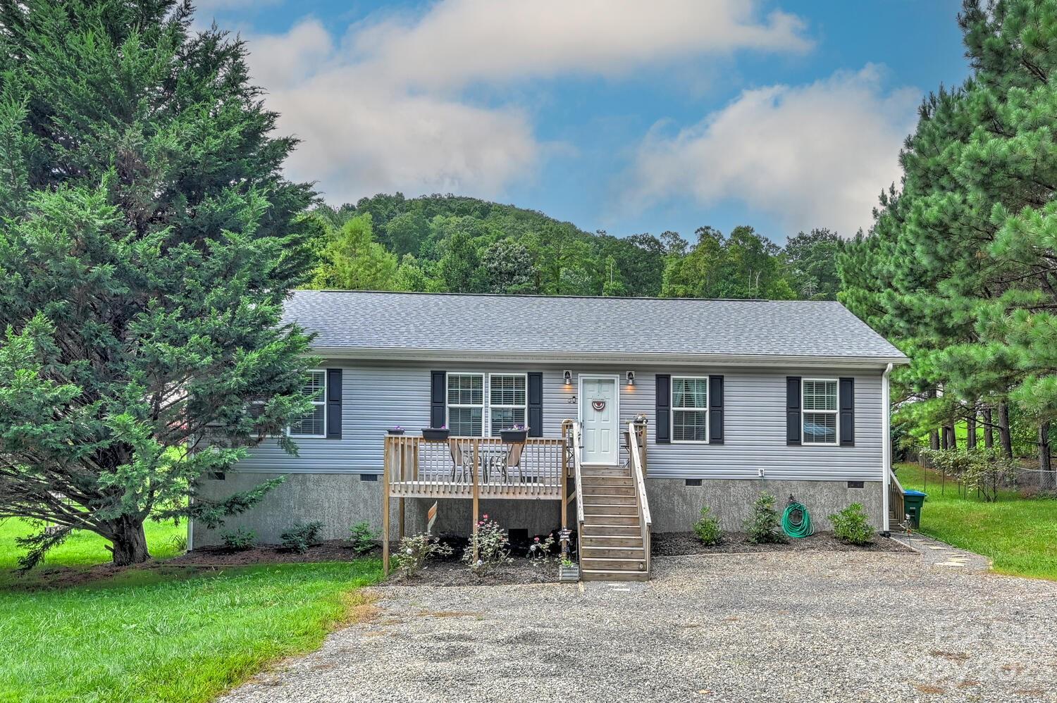 27 Shadow Oaks Drive Asheville NC 28806
