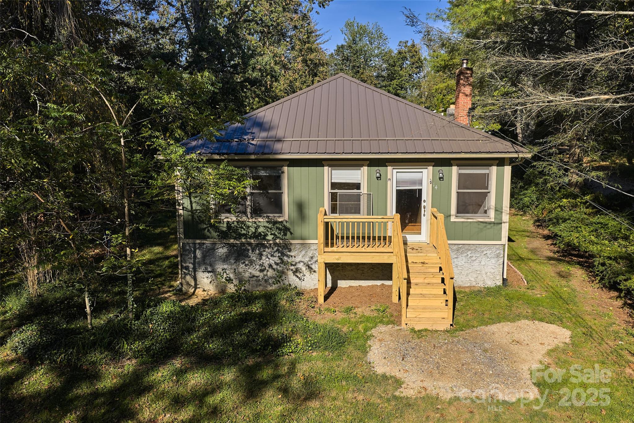 14 Luckenbach Drive Fairview NC 28730