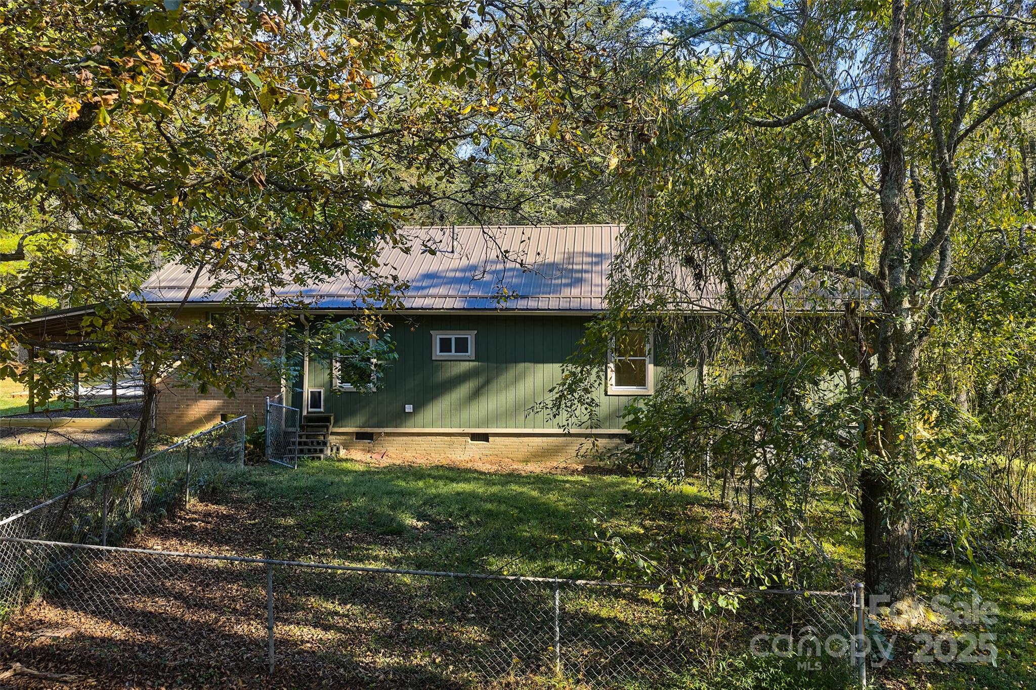 14 Luckenbach Drive Fairview NC 28730