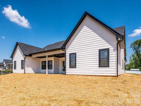 1012 Harrogate Drive Bessemer City NC 28016