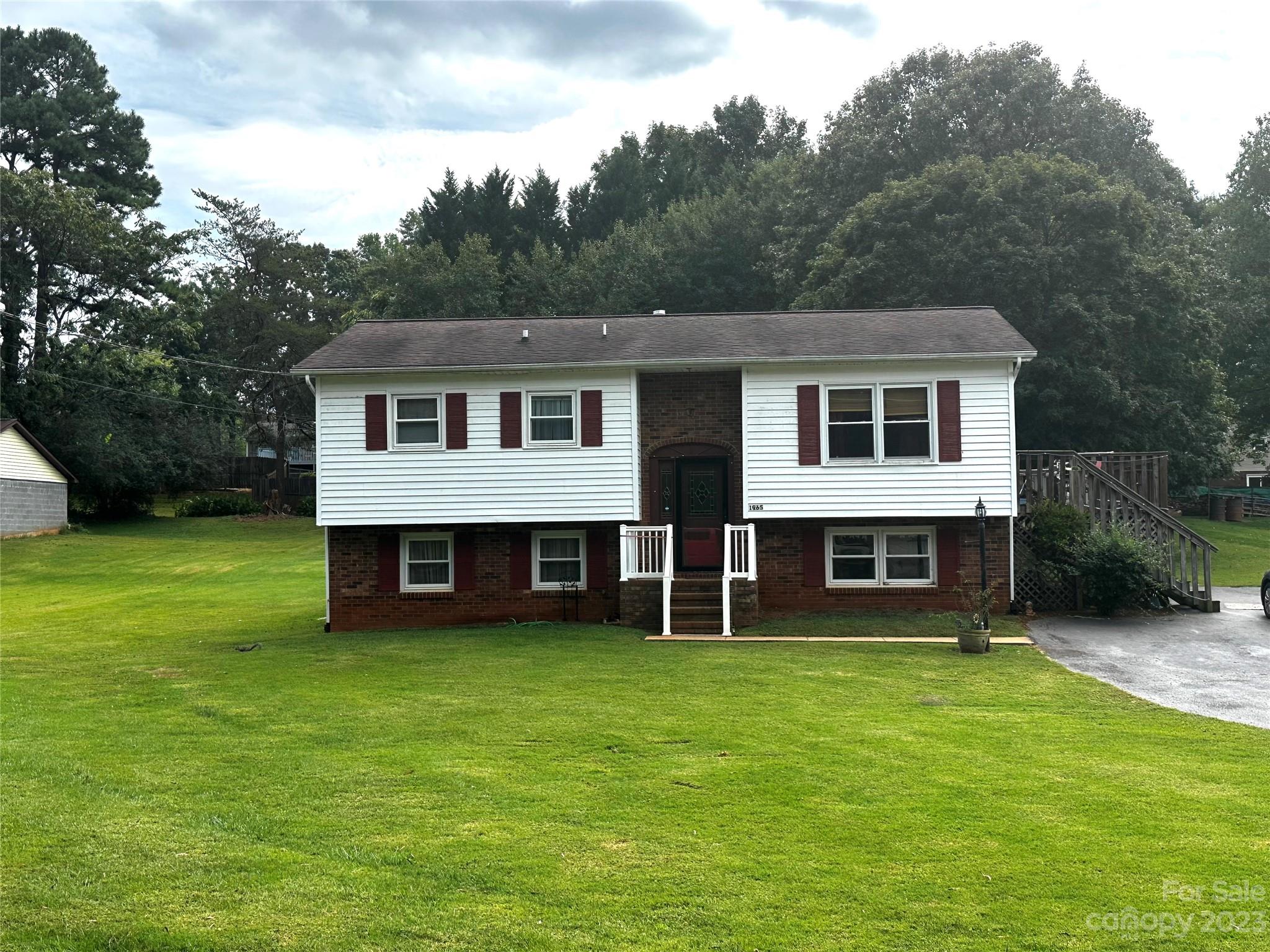1965 Barringer Circle Newton NC 28658