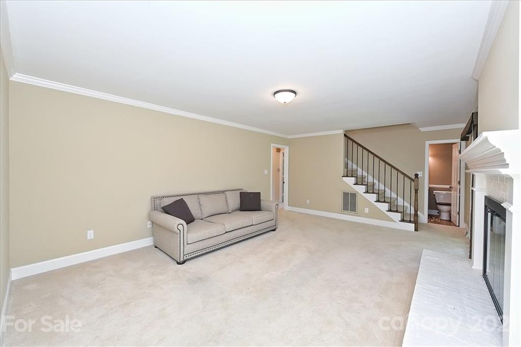 2541 Robin Hill Drive Charlotte NC 28210