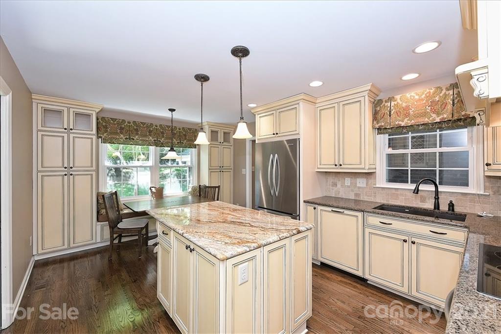 2541 Robin Hill Drive Charlotte NC 28210
