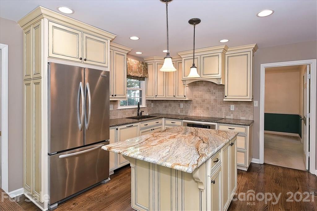 2541 Robin Hill Drive Charlotte NC 28210