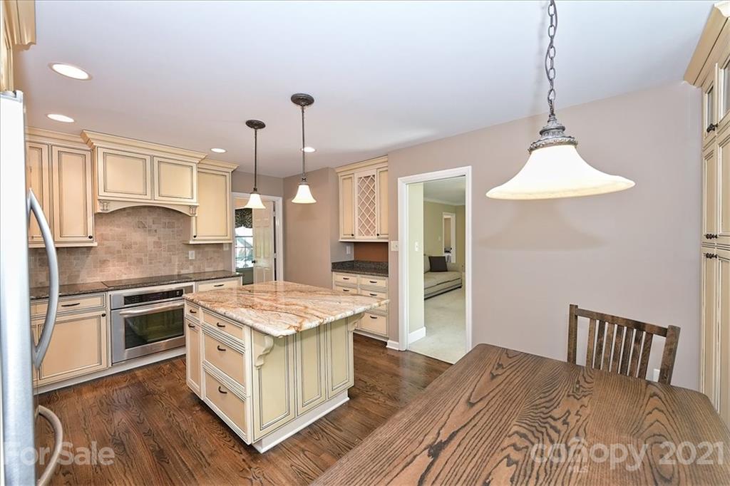 2541 Robin Hill Drive Charlotte NC 28210