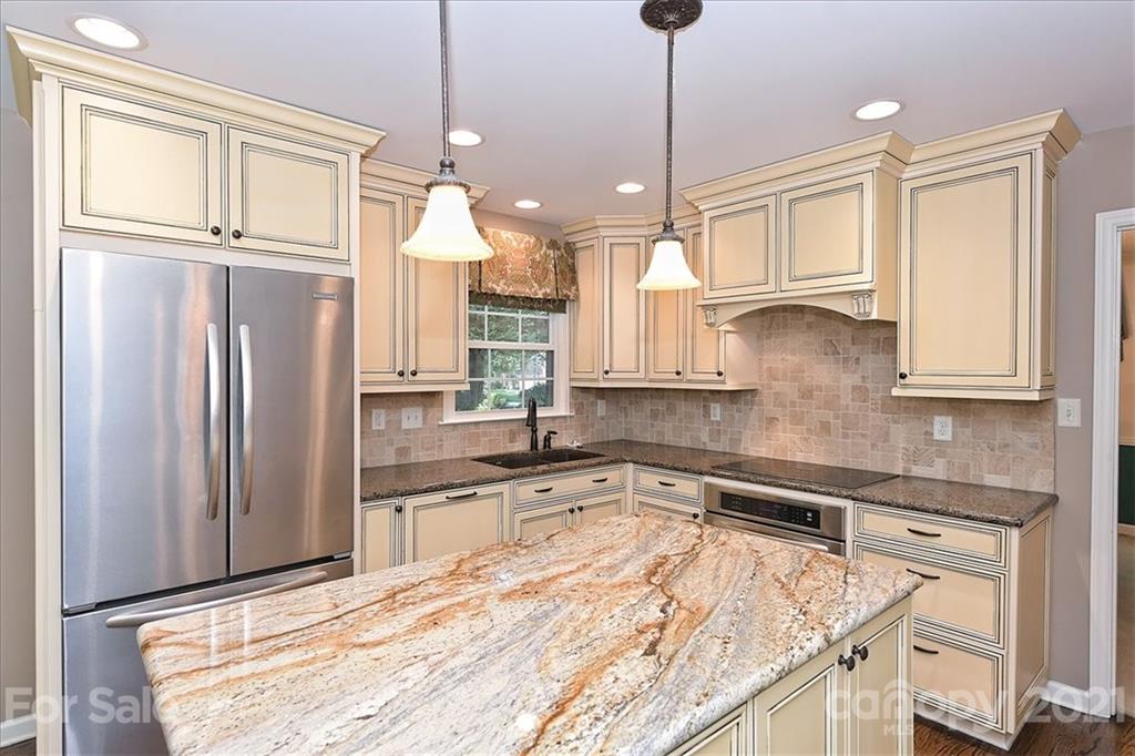 2541 Robin Hill Drive Charlotte NC 28210