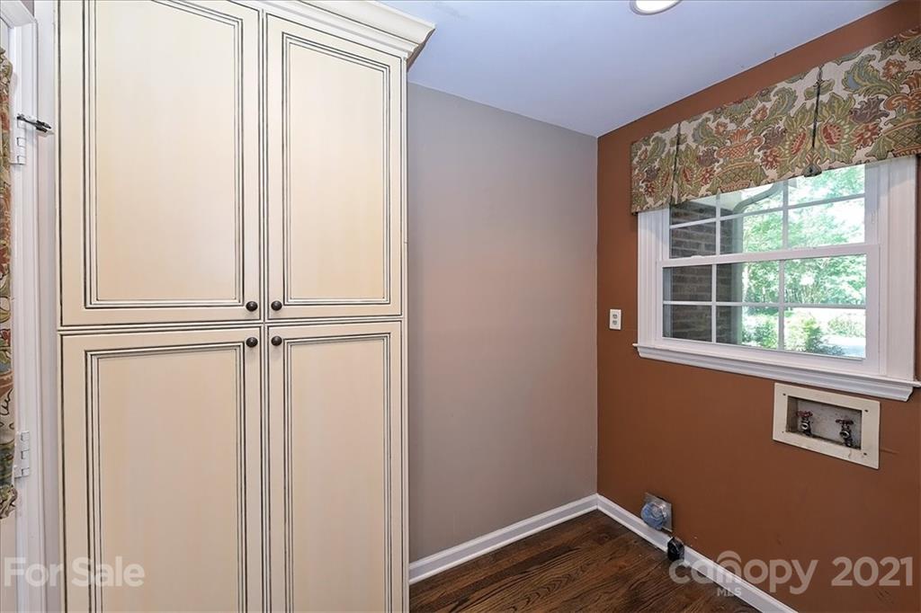 2541 Robin Hill Drive Charlotte NC 28210
