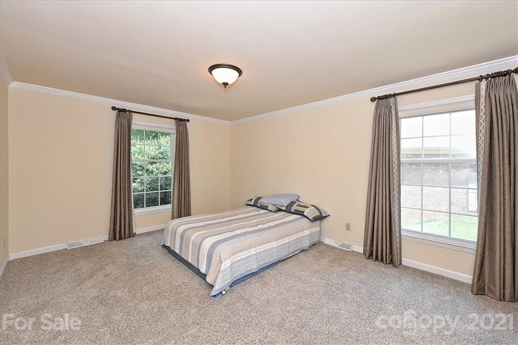 2541 Robin Hill Drive Charlotte NC 28210