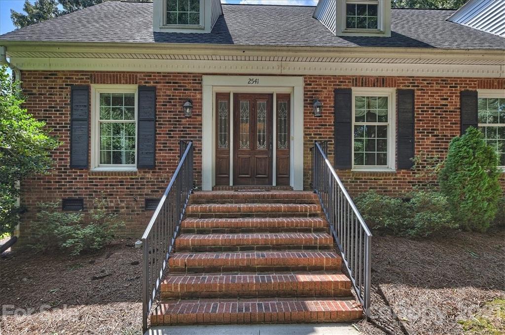 2541 Robin Hill Drive Charlotte NC 28210