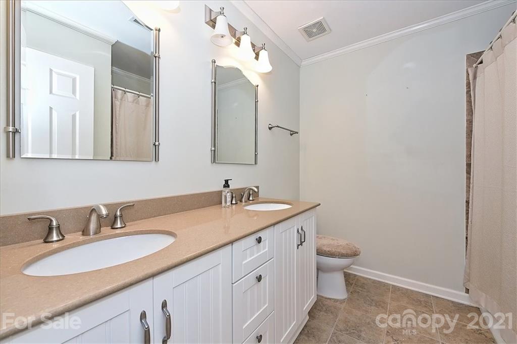 2541 Robin Hill Drive Charlotte NC 28210
