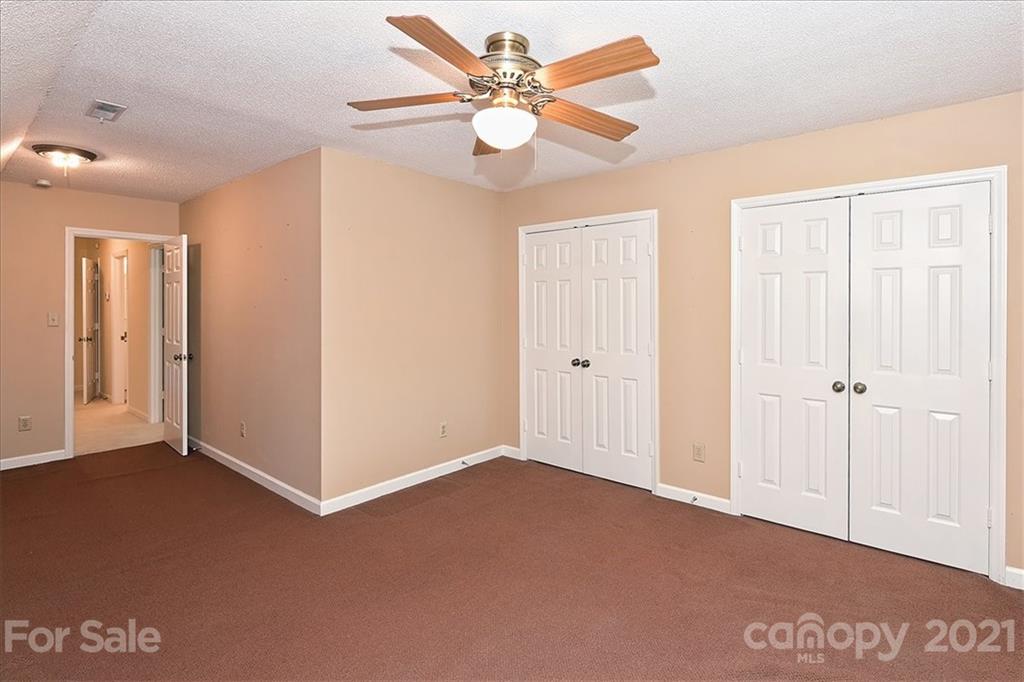 2541 Robin Hill Drive Charlotte NC 28210