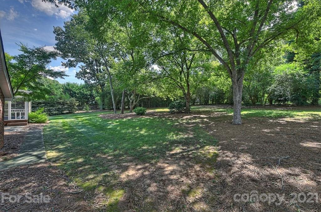 2541 Robin Hill Drive Charlotte NC 28210