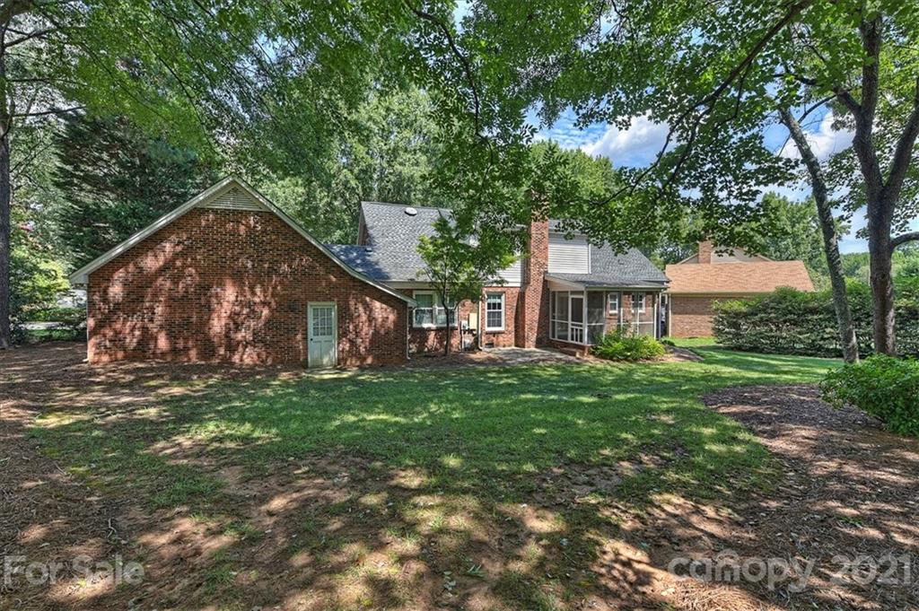 2541 Robin Hill Drive Charlotte NC 28210