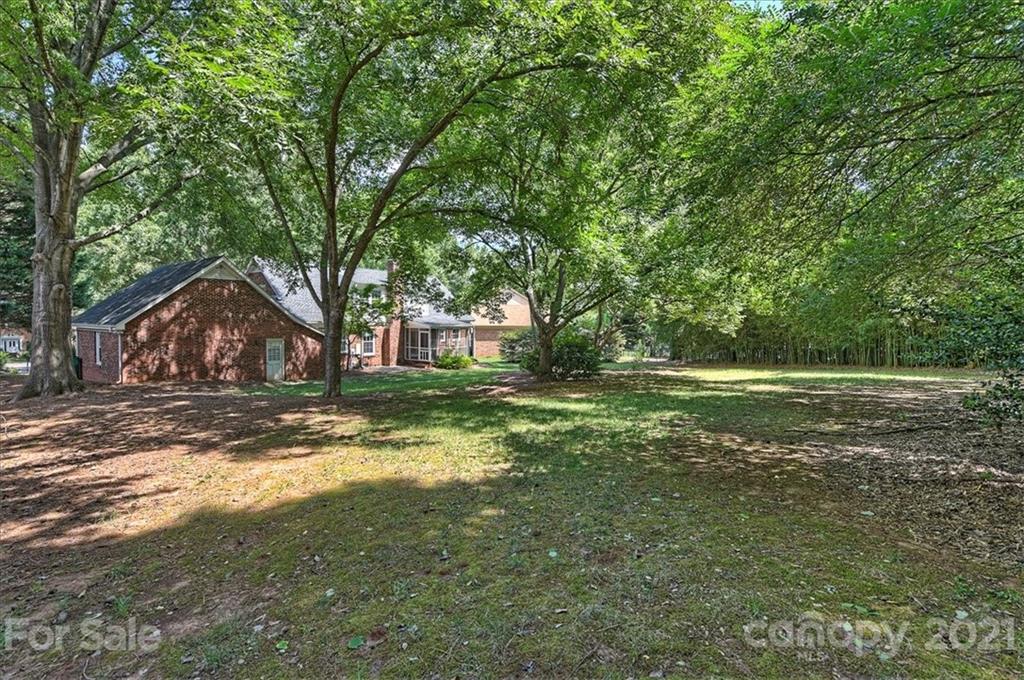 2541 Robin Hill Drive Charlotte NC 28210