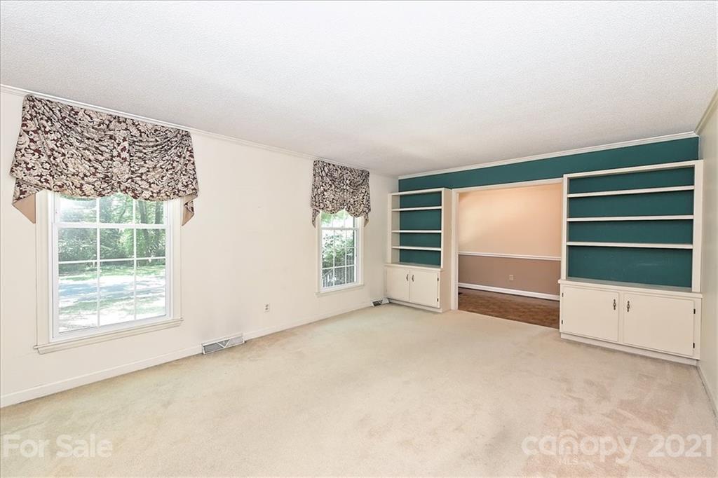 2541 Robin Hill Drive Charlotte NC 28210