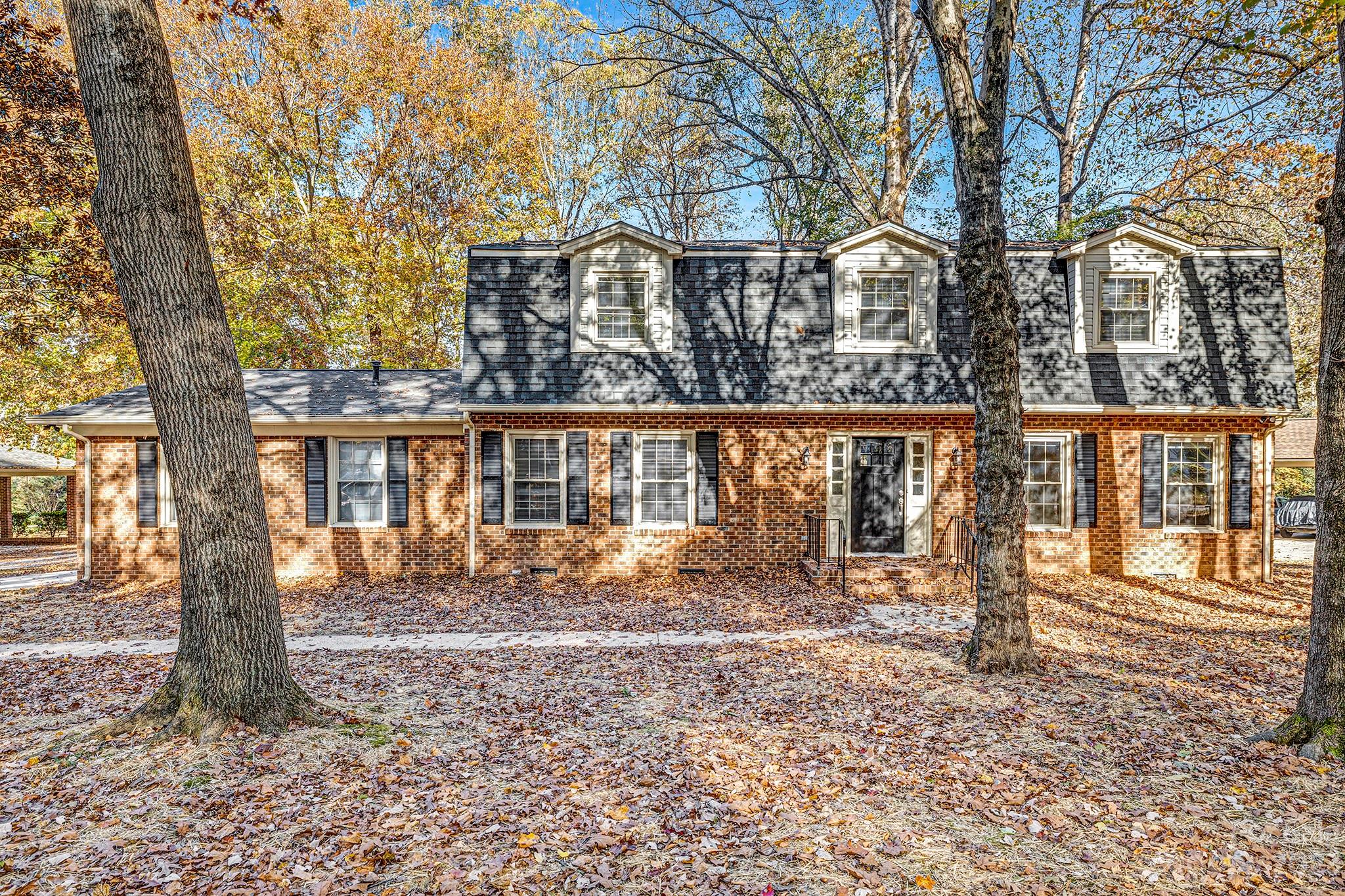 7124 Chapparall Lane Charlotte NC 28215