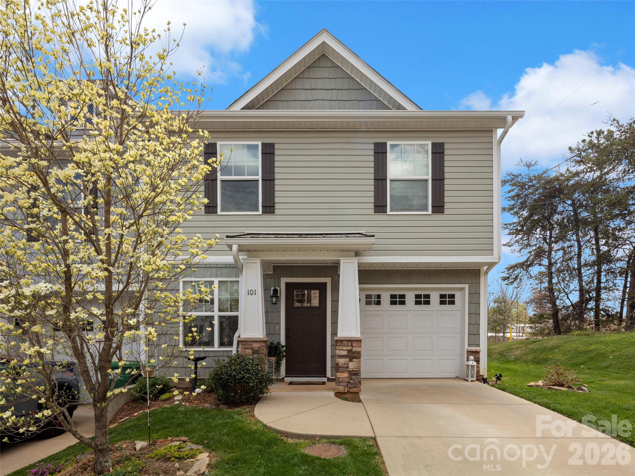 101 Monmouth Way Candler NC 28715