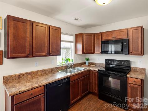 101 Monmouth Way Candler NC 28715