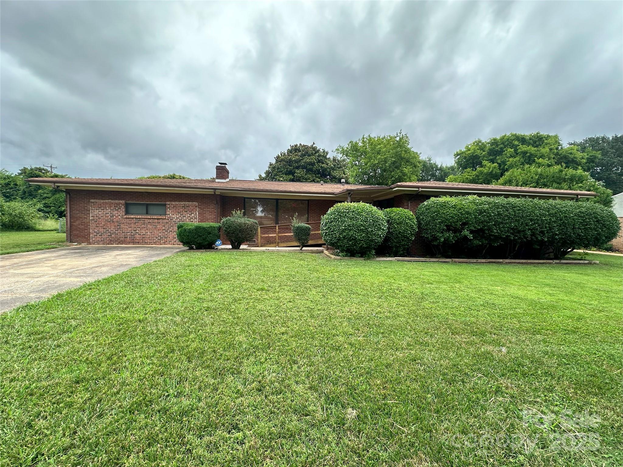 2128 Senior Drive Charlotte NC 28216