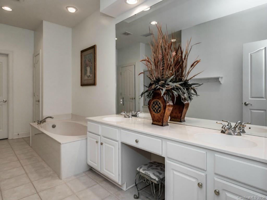 5324 Greenfield Commons Drive Charlotte NC 28226